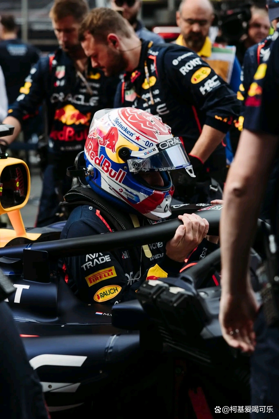 迈凯伦险胜威廉姆斯，维斯塔潘高光表现