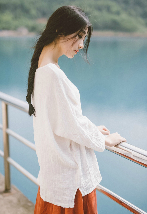 绿茵场上的双重奏,黄喜灿主宰战局,伊朗闪电战震撼尼斯