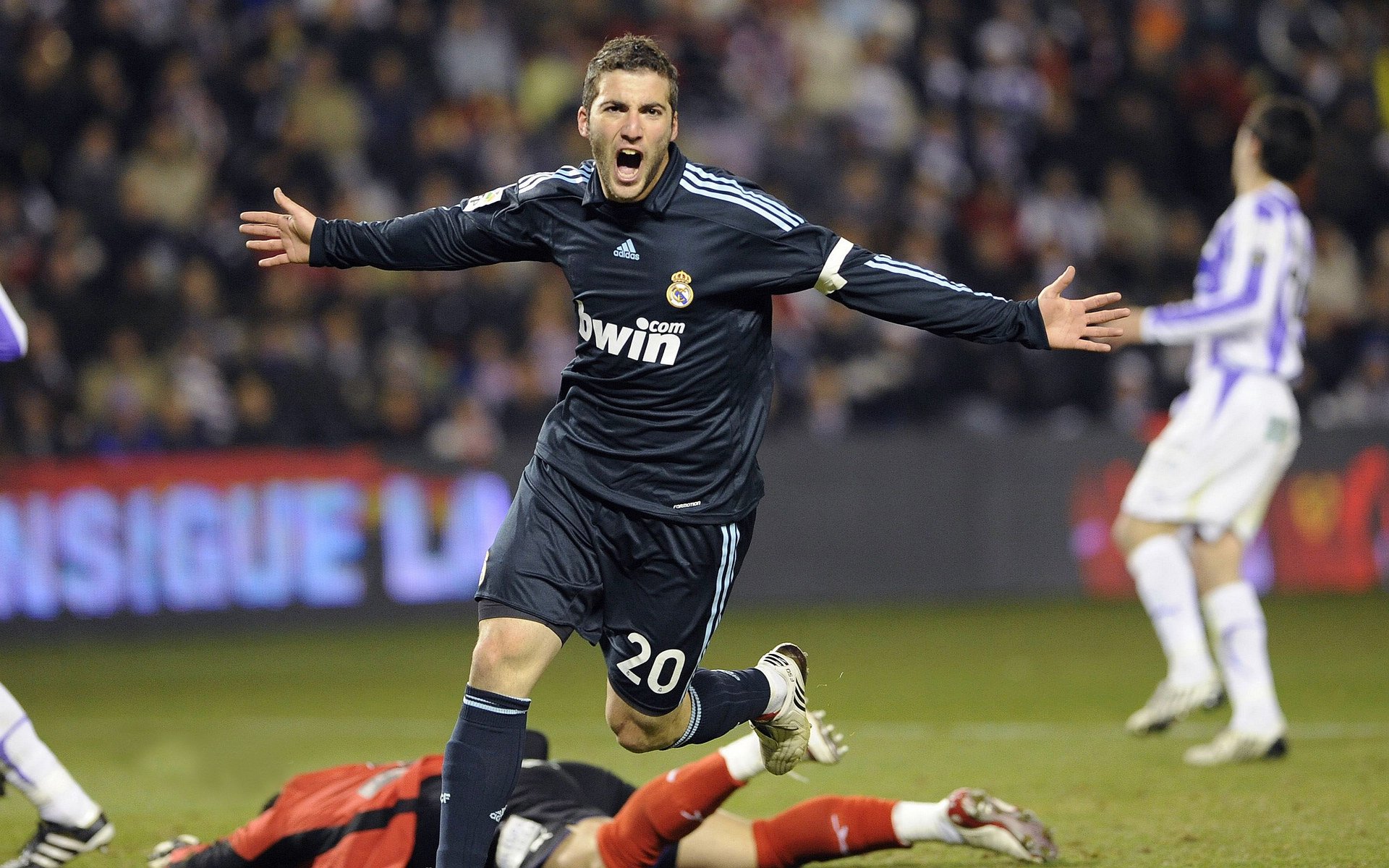 独舞与协奏,英格拉姆烈焰出鞘,广厦团队火力全开碾碎开拓者