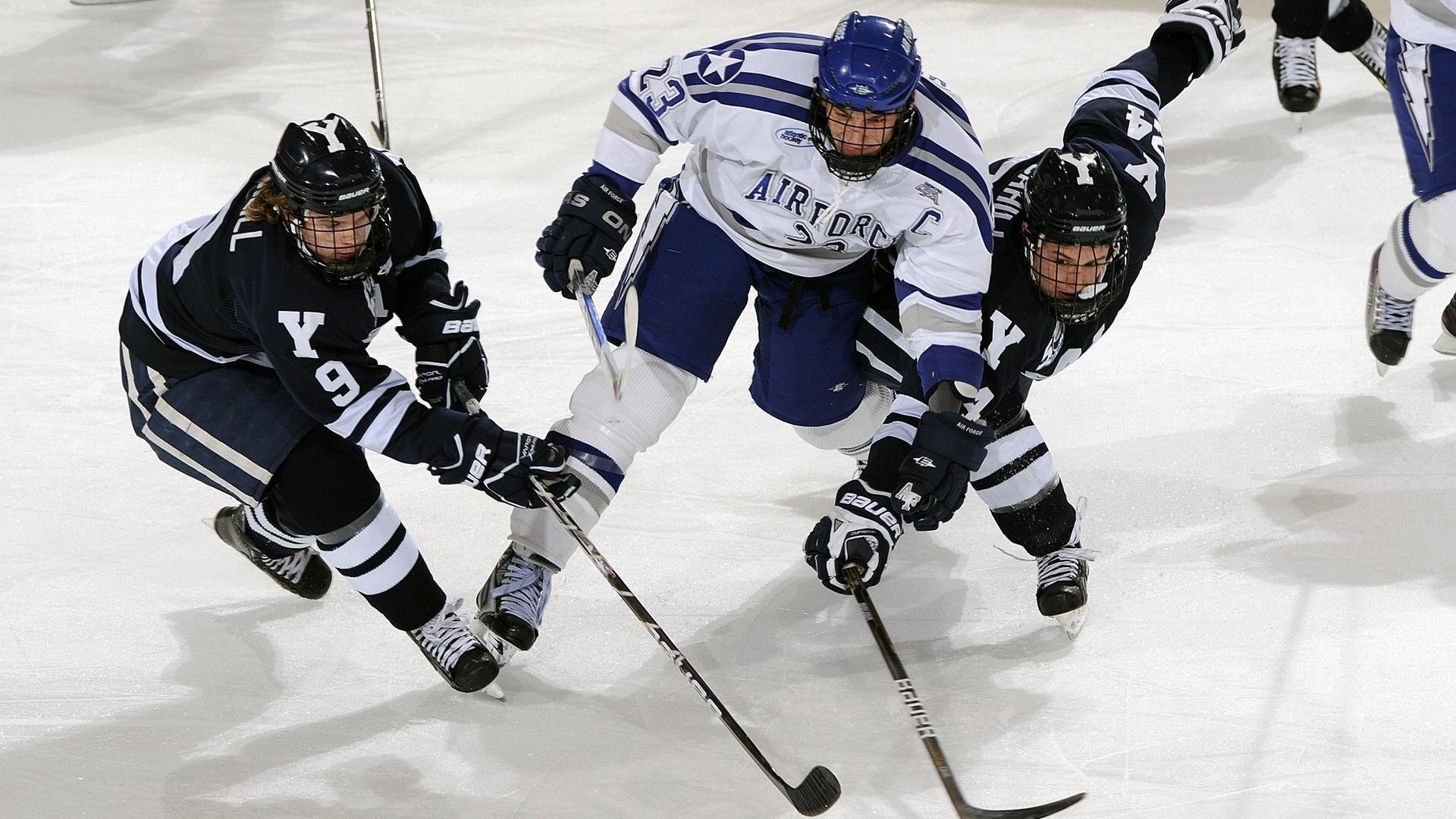 绿茵场与硬木地板的对话，当稳定输出成为总决赛的终极隐喻